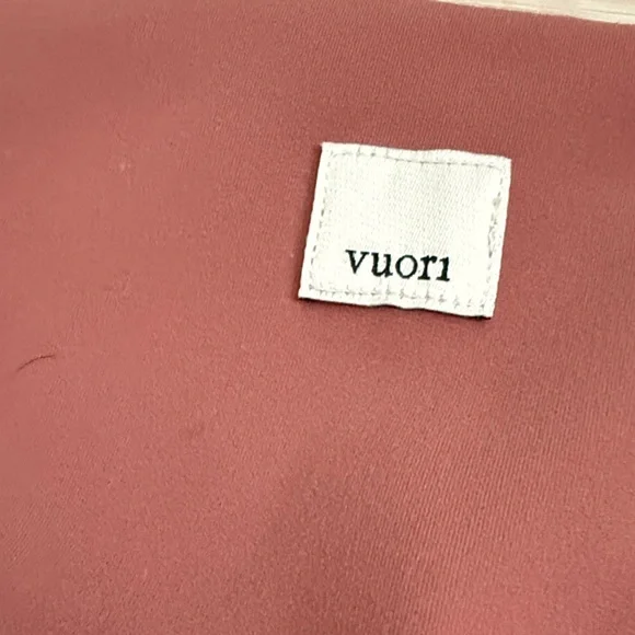 Vuori Studio Pocket Legging in Rosewood - Picture 8 of 9